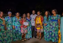 PLATEAU /FÊTE DES MÈRES : JACQUES EHOUO ET SON CONSEIL MUNICIPAL CÉLÈBRENT LES FEMMES DE LA COMMUNE ET OFFRENT UN VÉHICULE À L’AFRP